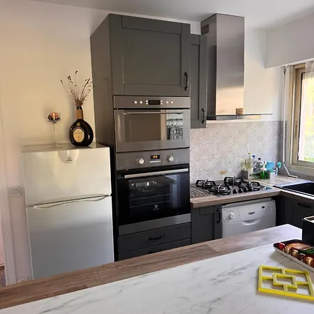 Laura Terrasse - Parking - - 5pers Apartment Juan-les-Pins